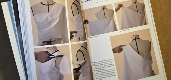 Modelado de Moda Sobre Maniqui